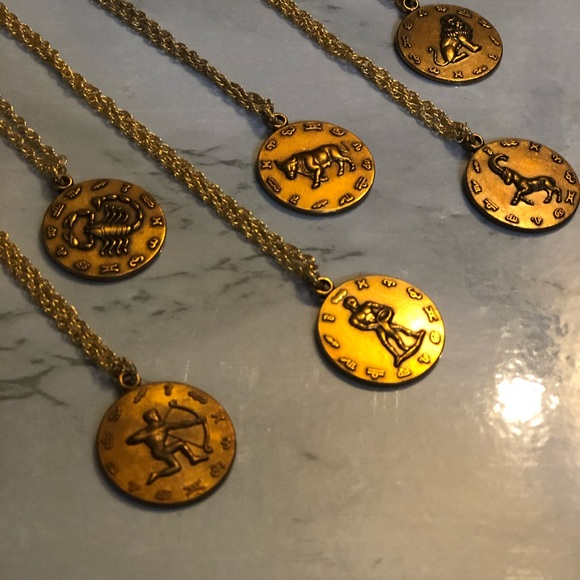 ✨3/$30✨Zodiac Pendant on chain - Picture 3 of 11